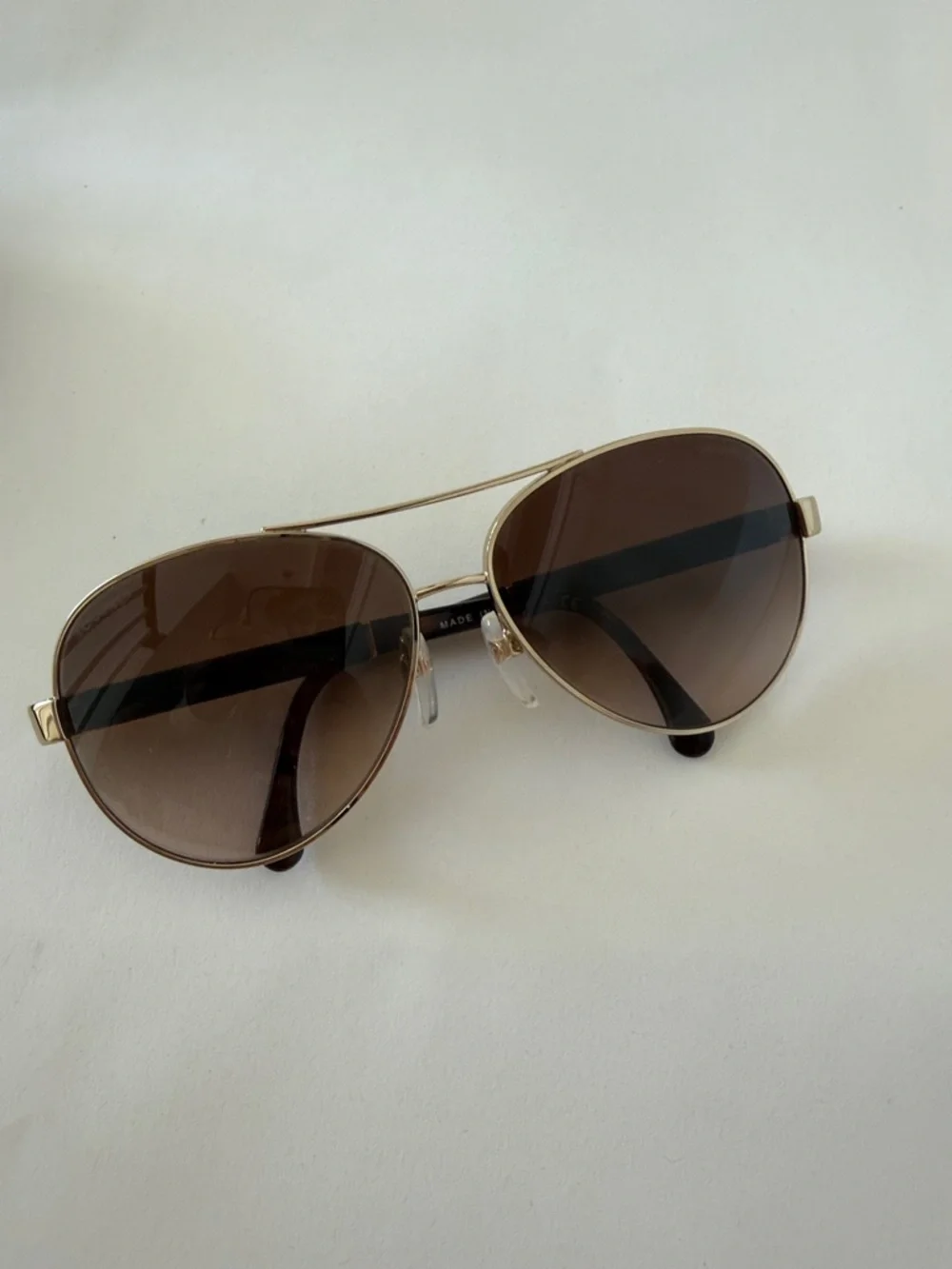 CHANEL Gold Frame Sunglasses with Brown Gradient Lenses and Black Case - Picture 4 of 4